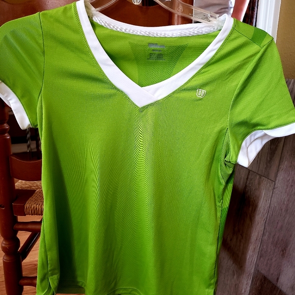Wilson Tops - Women's Wilson workout tennis shirt